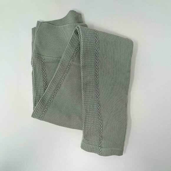 Aerie Offline Big Chill Seamless 7/8 Braided Ribbed Leggings Sz M Light Gray - Picture 1 of 10